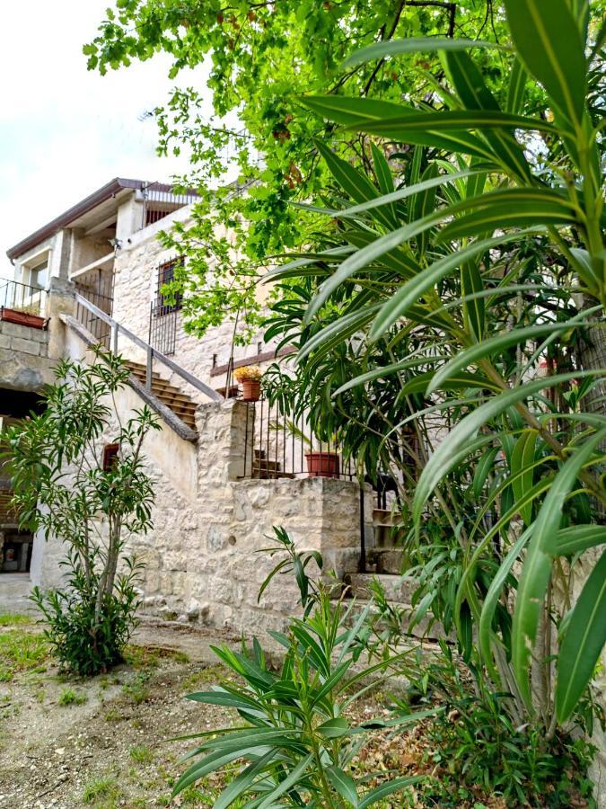 Гостевой дом Ai Limiti • 67 • Stonehouse Palombaro Экстерьер фото